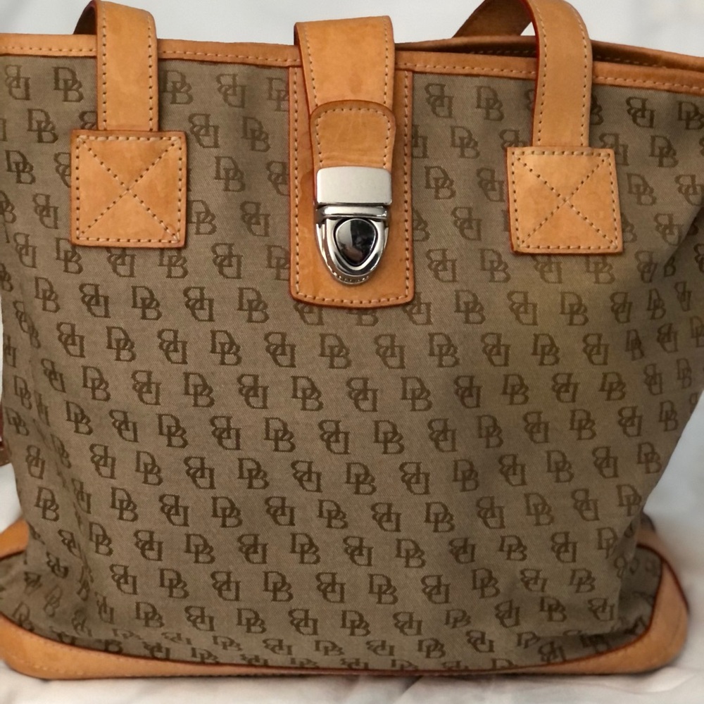 DOONEY & BOURKE SHOULDER HANDBAG  Canvas with leather trim